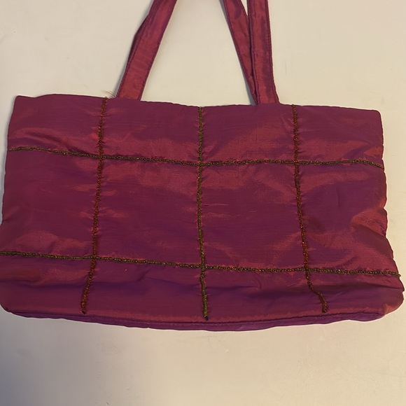 MILSON & LOUIS BRAND SILK HAND BAG EMBROIDERY AND SEQUIN DESIGN
GORGEOUS COLORS - Picture 5 of 12